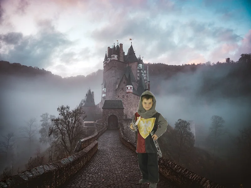 Déguisement de chevalier Wiplii devant un décor de château