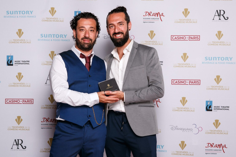 Julien et Samuel Safa lors d’une remise de prix